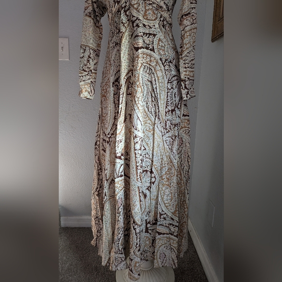 Beautiful 1970's Lurex Paisley Floral Hostess Maxi Dress - Picture 6 of 15
